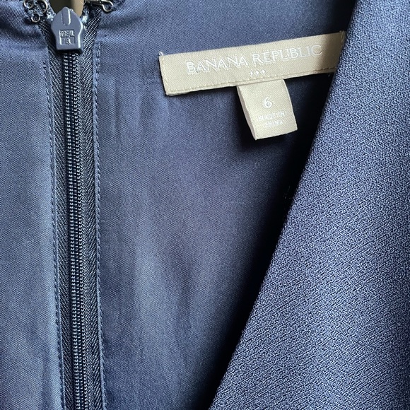 Banana Republic dress, size 6 in navy with black - Picture 3 of 5